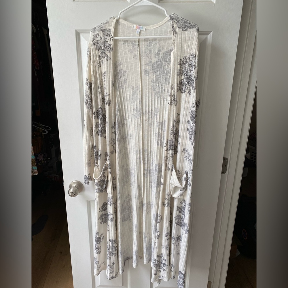 LuLaRoe Sarah Duster Cardigan in cream/black floral print